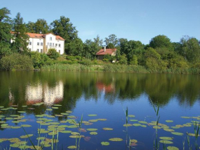 Villa am Trumpf - Design-Appartements im Naturgarten am See